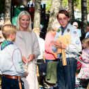 Kronprinsparet møter speidere i Rosahaugparken. Foto: Lise Åserud, NTB scanpix